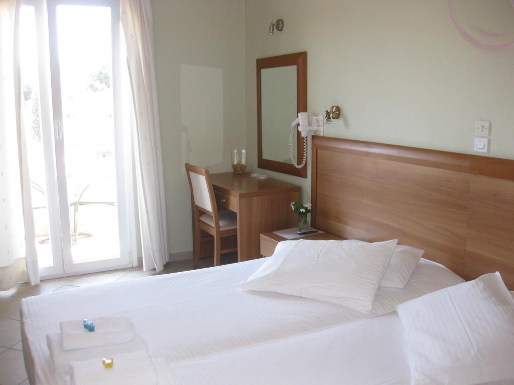 Virginia Hotel Samos Town Exterior photo